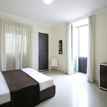 - Iap02369-cyc Apartment Gallipoli