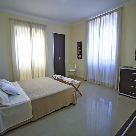 - Iap02369-cyc Apartment